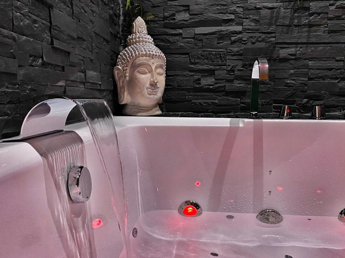 Suite Jacuzzi Privatif Plage Des Catalans Marsilya Dış mekan fotoğraf