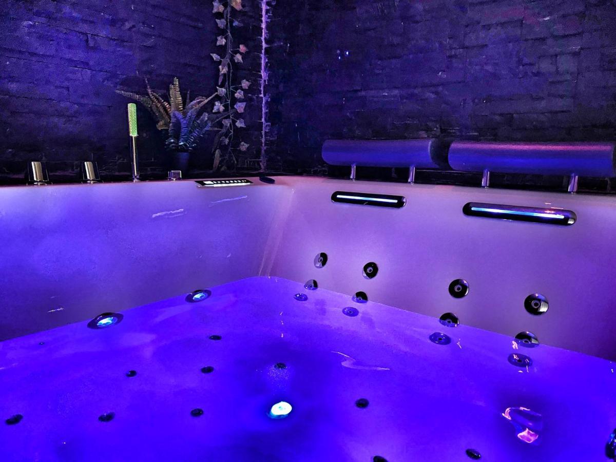 Suite Jacuzzi Privatif Plage Des Catalans Marsilya Dış mekan fotoğraf