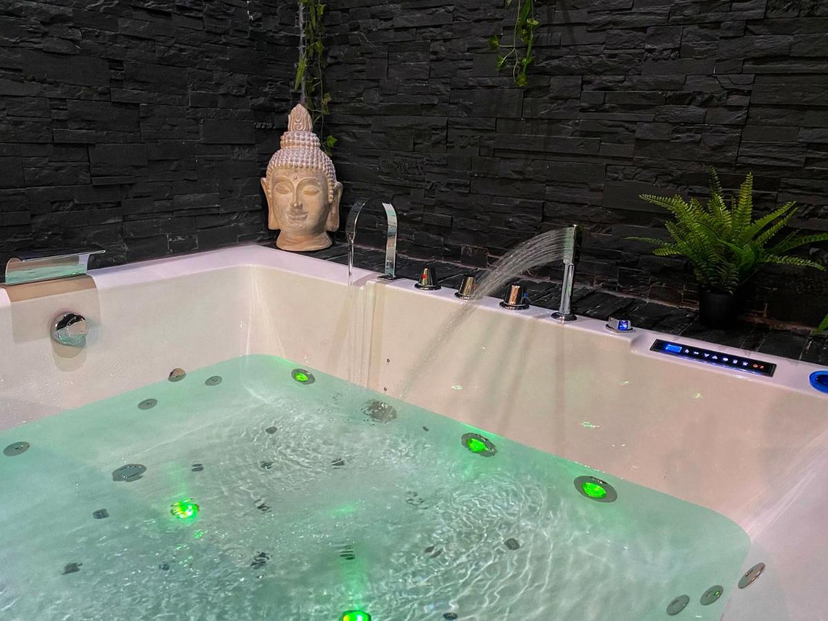 Suite Jacuzzi Privatif Plage Des Catalans Marsilya Dış mekan fotoğraf