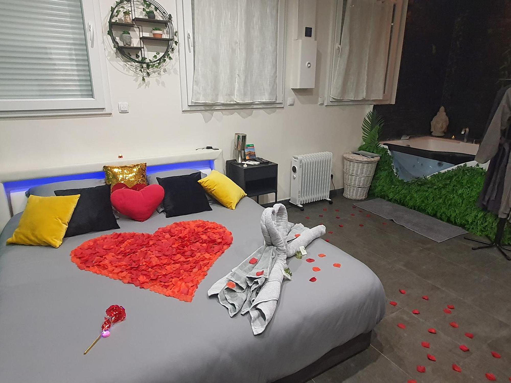 Suite Jacuzzi Privatif Plage Des Catalans Marsilya Dış mekan fotoğraf